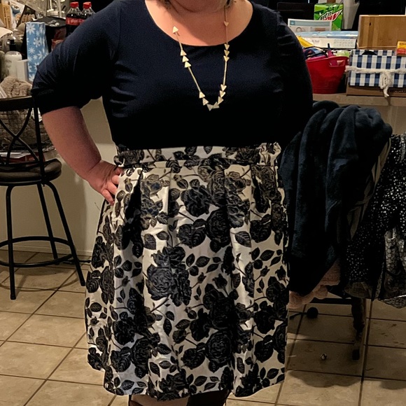 Jessica Howard  Dress w/pockets - Picture 2 of 8